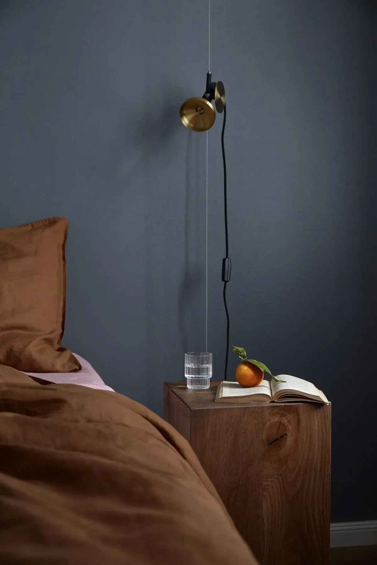 tikkurila_core_home_interior_bedroom_vbi_017_8cb9752b91.webp